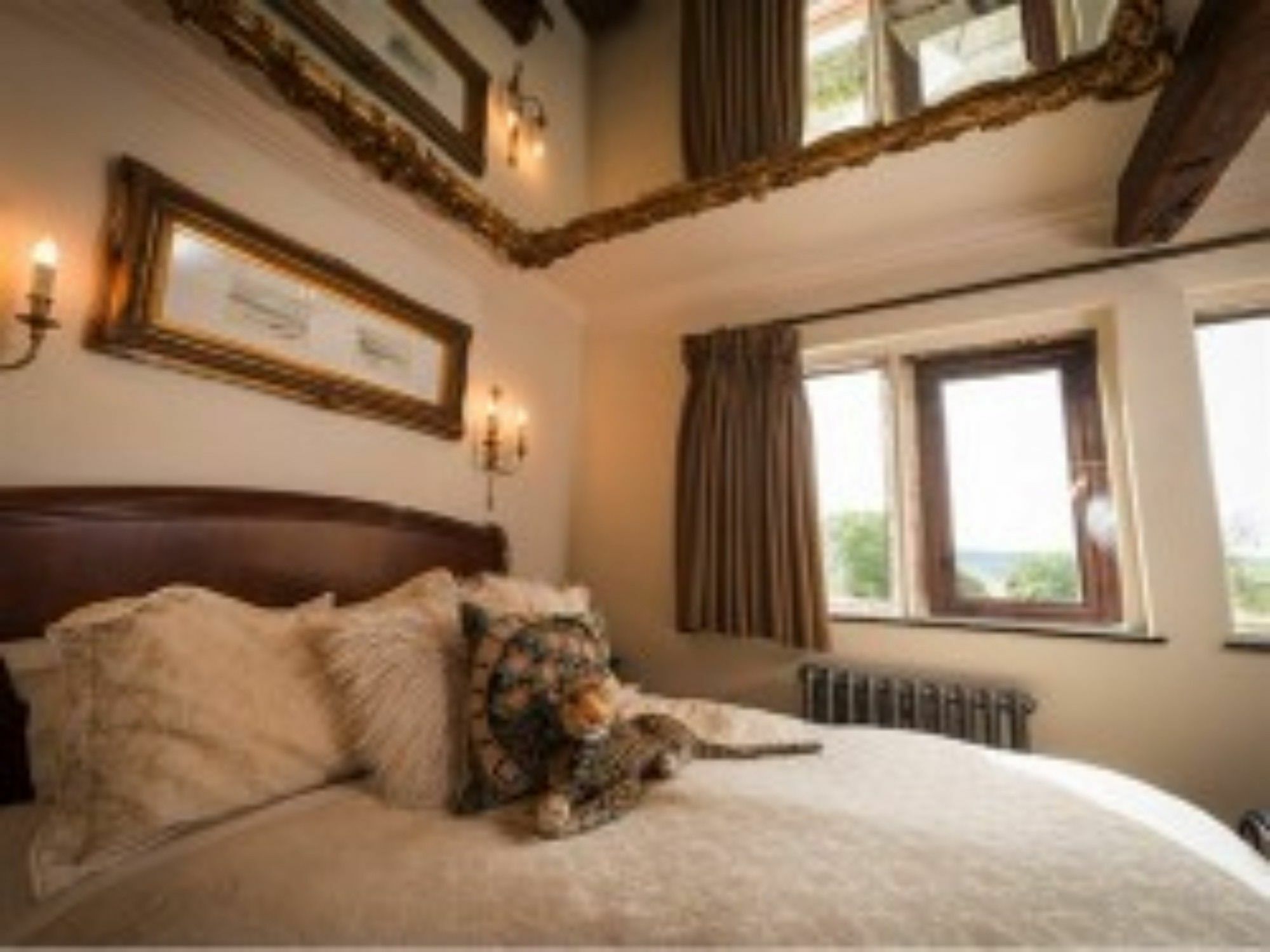 The Saddleworth Hotel Diggle Exterior foto